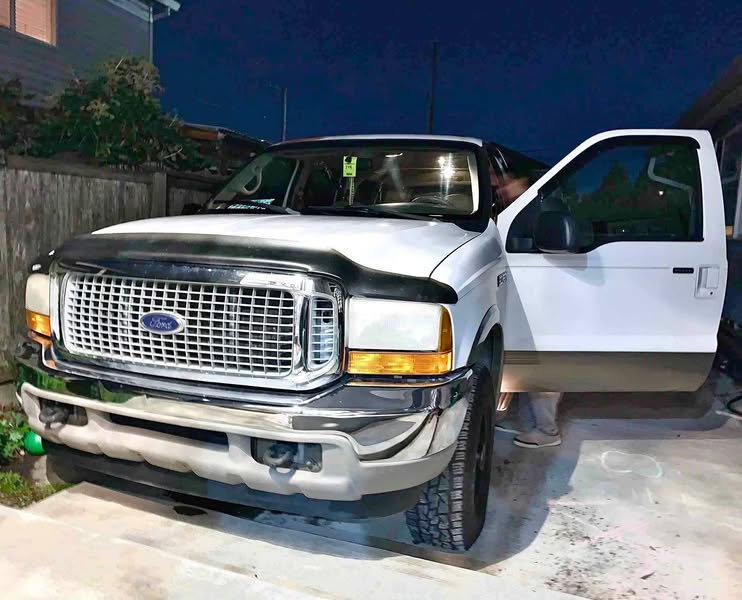 2000 Ford Excursion - Eddie Bauer Sport Utility 4D