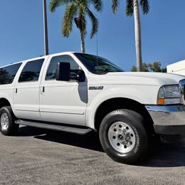 2000 Ford excursion - xlt 4x4 6.8l v10 - 1 owner - cle
