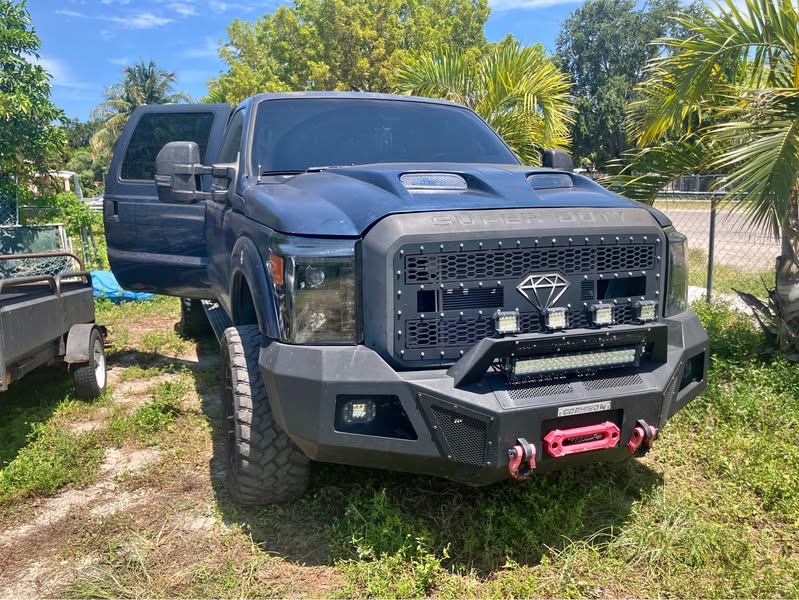 2003 Ford Excursion - XLT Sport Utility 4D