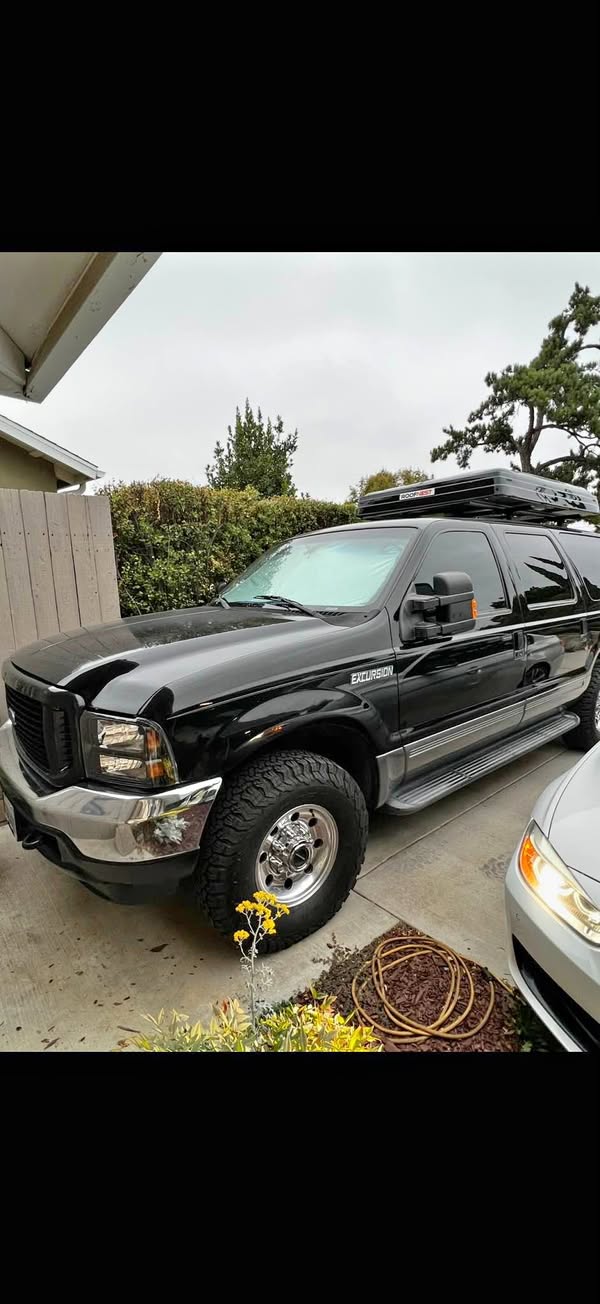 2002 Ford Excursion - XLT Sport Utility 4D