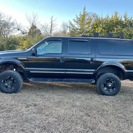2003 Ford Excursion v10 gas 4x4\ufffc