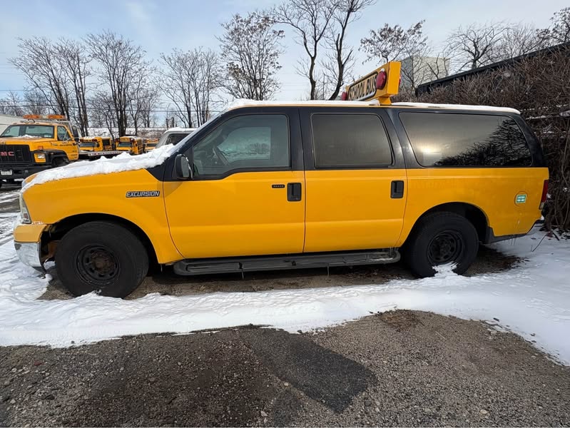 2005 Ford Excursion - XLT Sport Utility 4D
