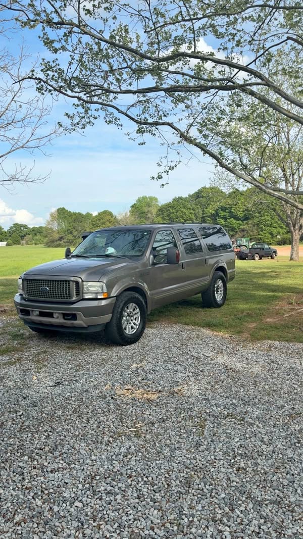 2004 Ford Excursion - Limited Sport Utility 4D