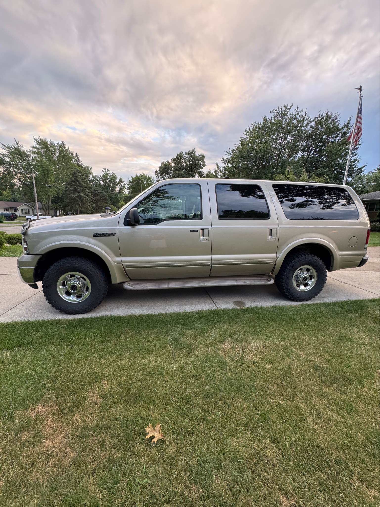 2005 Ford Excursion - XLT Sport Utility 4D