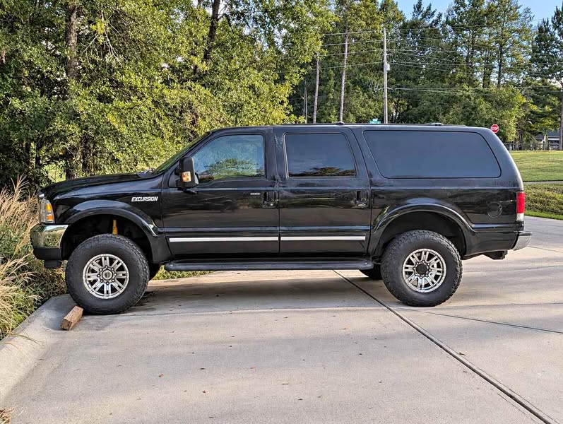 2002 Ford Excursion - XLT Sport Utility 4D