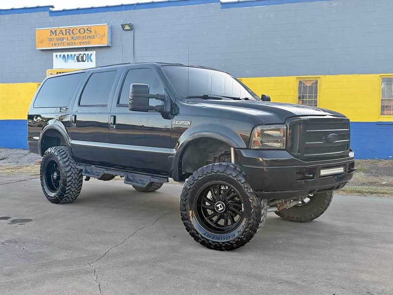 2005 Ford Excursion - V10 CLEAN TITLE MINT CONDITION
