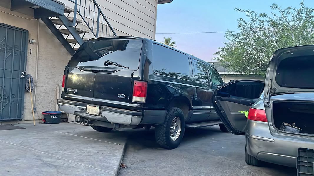 2004 Ford Excursion - XLT Sport Utility 4D