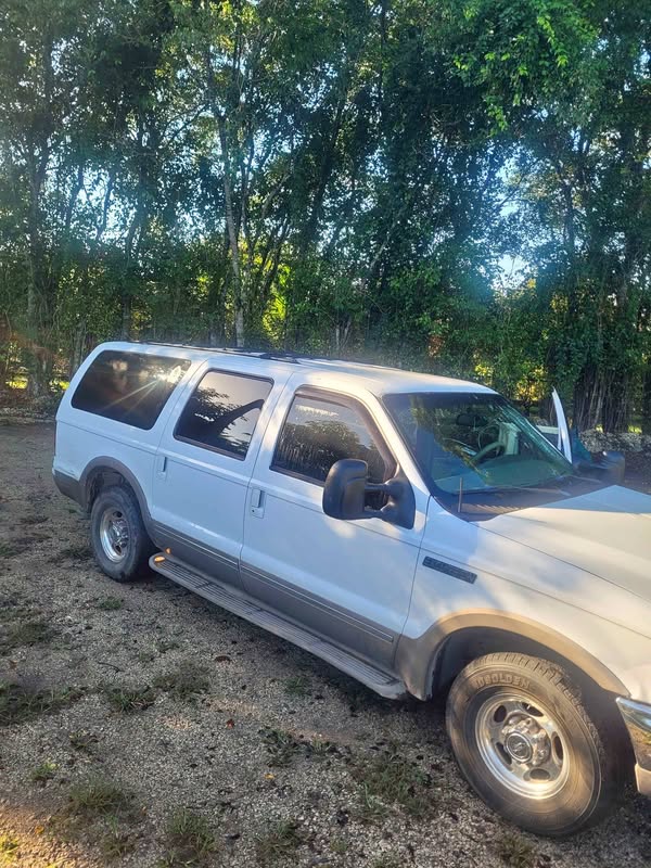 2002 Ford Excursion - Limited Sport Utility 4D