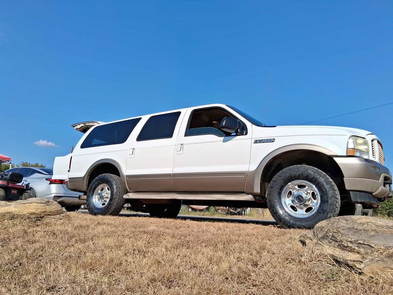 2004 Ford Excursion - Eddie Bauer Sport Utility 4D