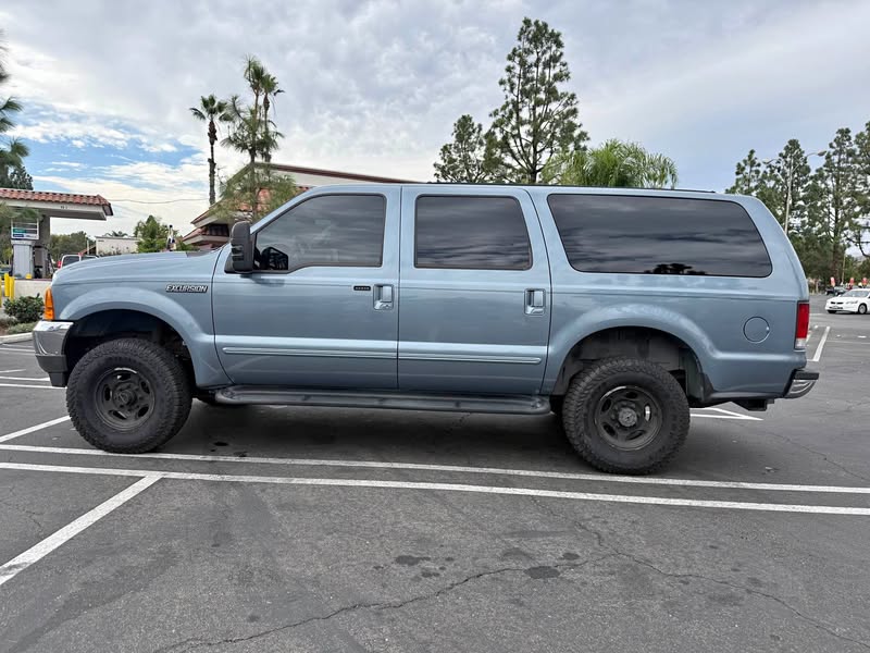 2000 Ford Excursion - XLT Sport Utility 4D