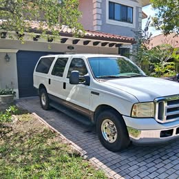 2005 Ford Excursion - XLT Sport Utility 4D