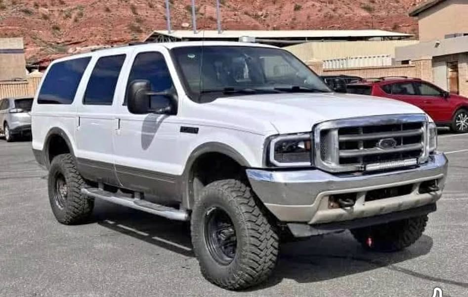 2000 Ford Excursion - Limited Sport Utility 4D