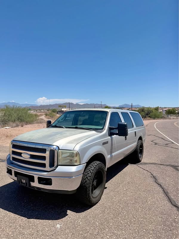 2005 Ford Excursion - XLT