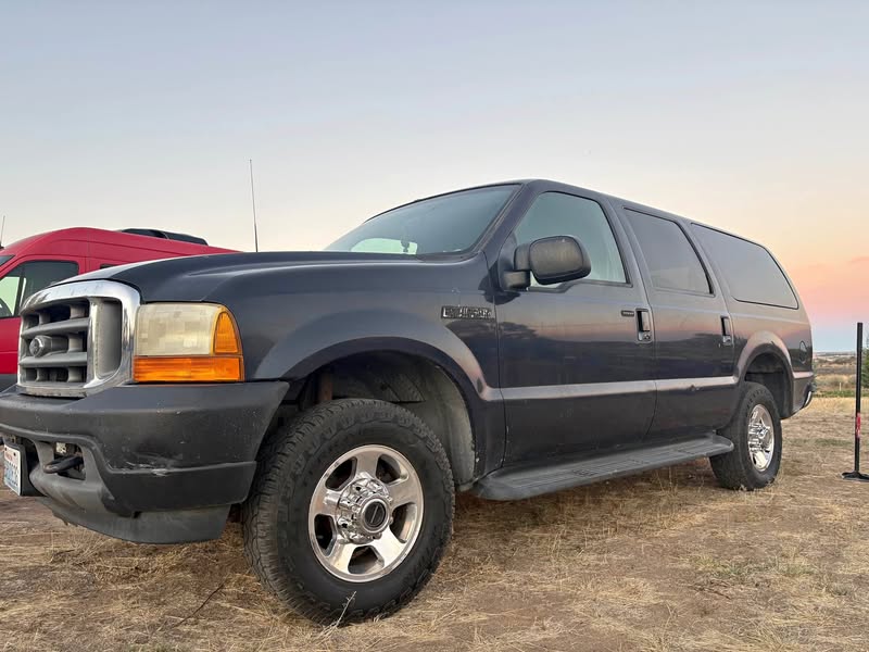 2001 Ford Excursion - XLT Sport Utility 4D