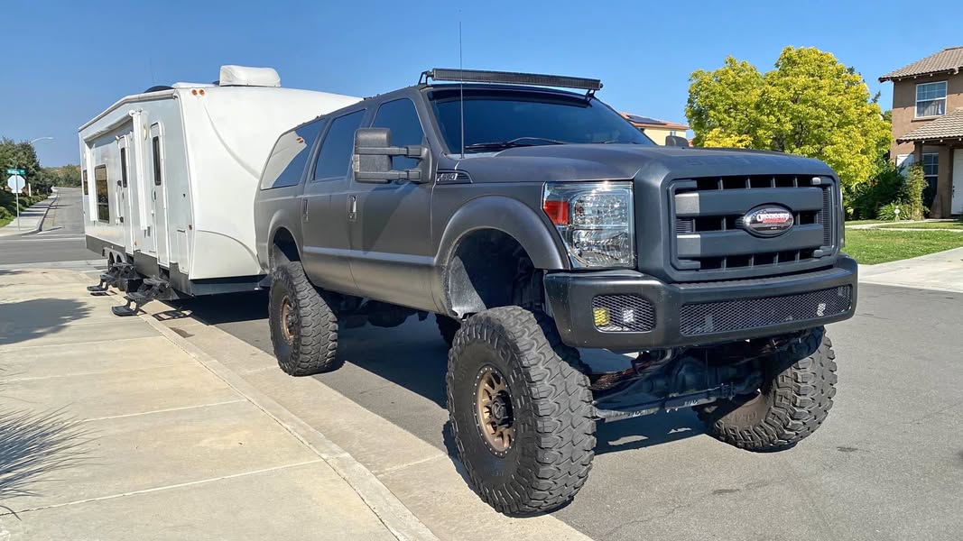 2000 Ford Excursion - Limited Sport Utility 4D