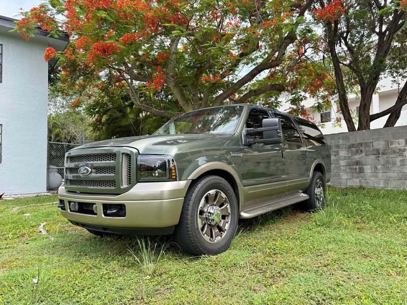 2005 Ford Excursion - Eddie Bauer Sport Utility 4D