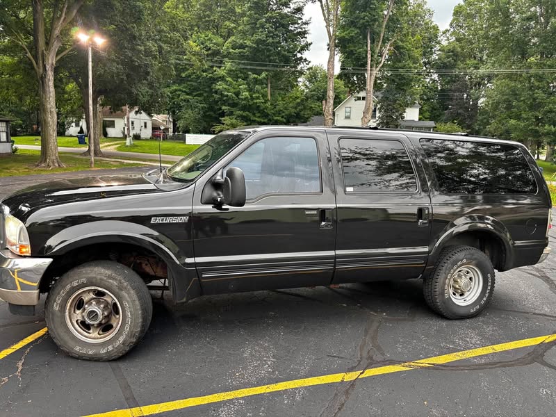 2001 Ford Excursion - Limited Sport Utility 4D