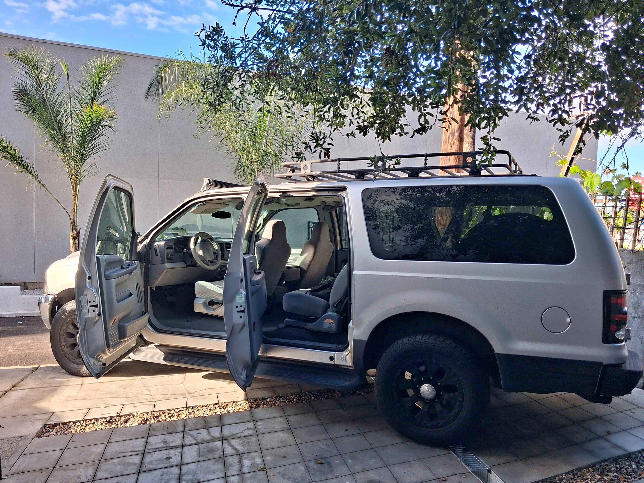 2004 Ford Excursion - XLT Sport Utility 4D