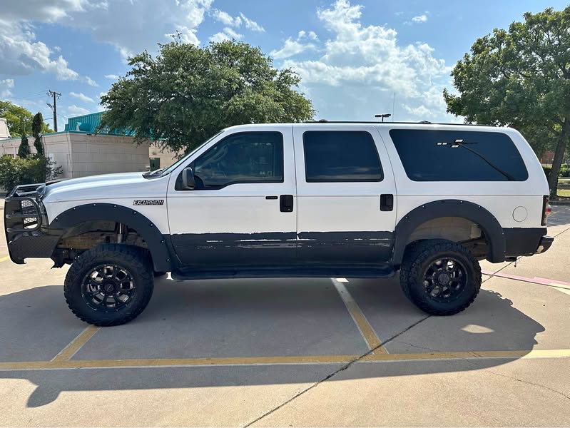 2005 Ford Excursion - XLT Sport Utility 4D