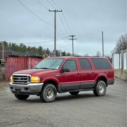 2002 Ford Excursion 4x4 V10 - XLT 3-Row