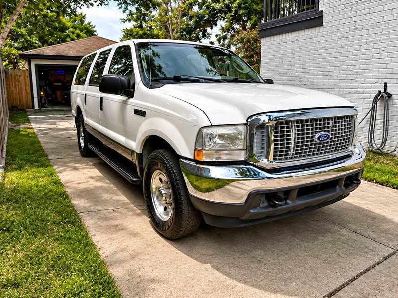2004 Ford Excursion - XLT Sport Utility 4D