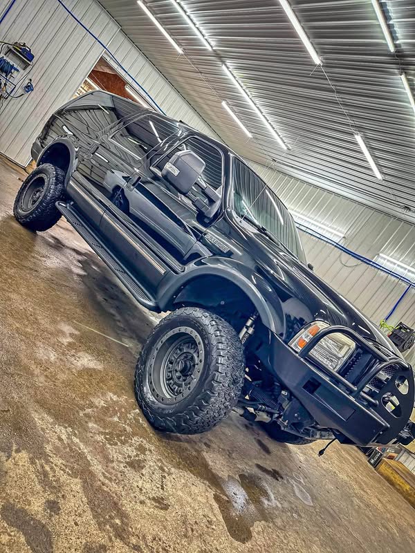 2005 Ford Excursion - Limited Sport Utility 4D