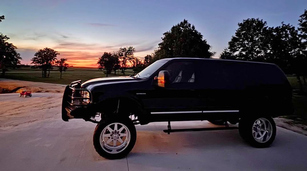 2005 Ford Excursion - Limited Sport Utility 4D