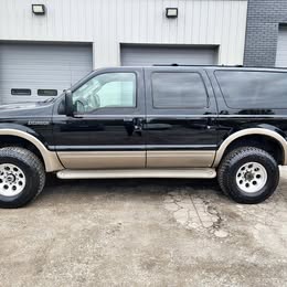 2003 Ford excursion eddie bauer v10