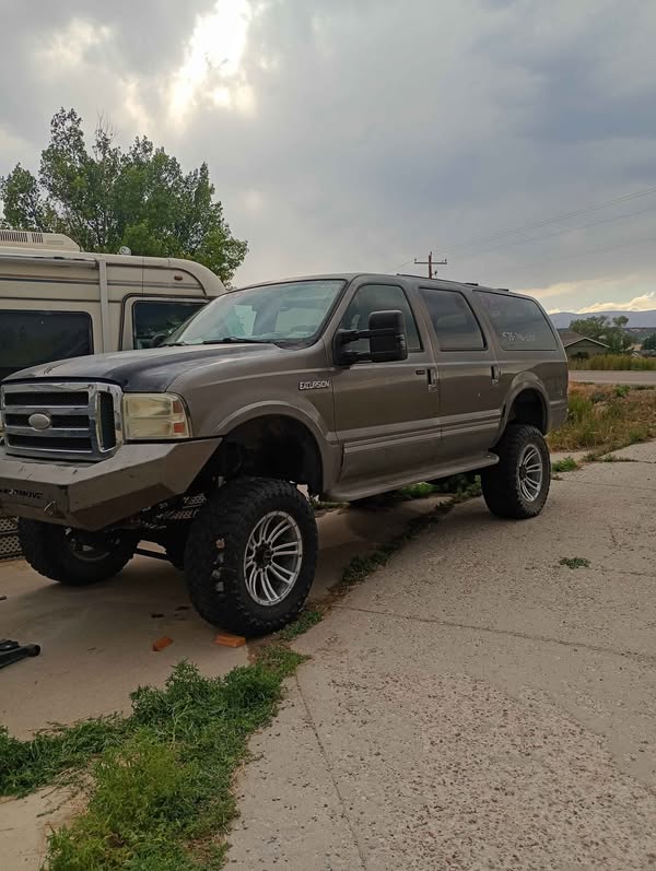 2005 Ford Excursion - Limited Sport Utility 4D