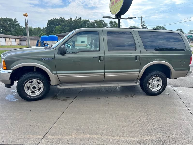 2000 Ford Excursion - Limited Sport Utility 4D