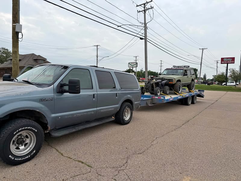 2000 Ford Excursion - XLT Sport Utility 4D