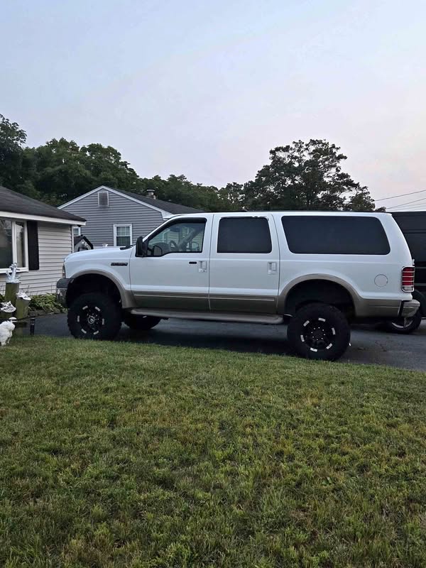 2000 Ford Excursion - Limited Sport Utility 4D