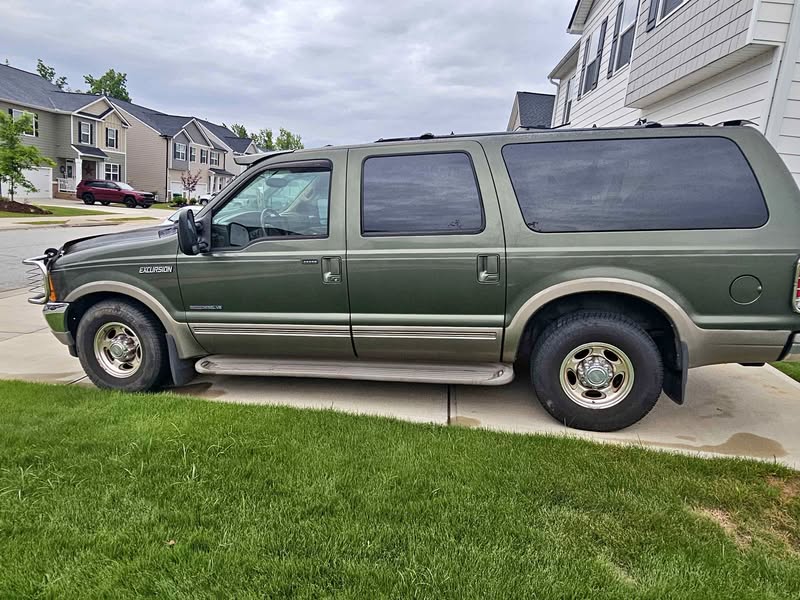 2000 Ford Excursion - Limited Sport Utility 4D