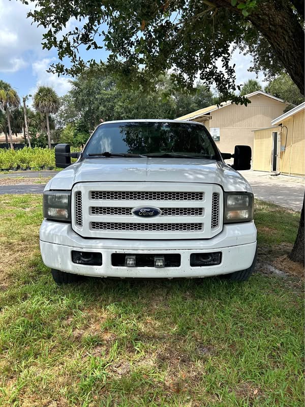 2004 Ford Excursion - Eddie bauer