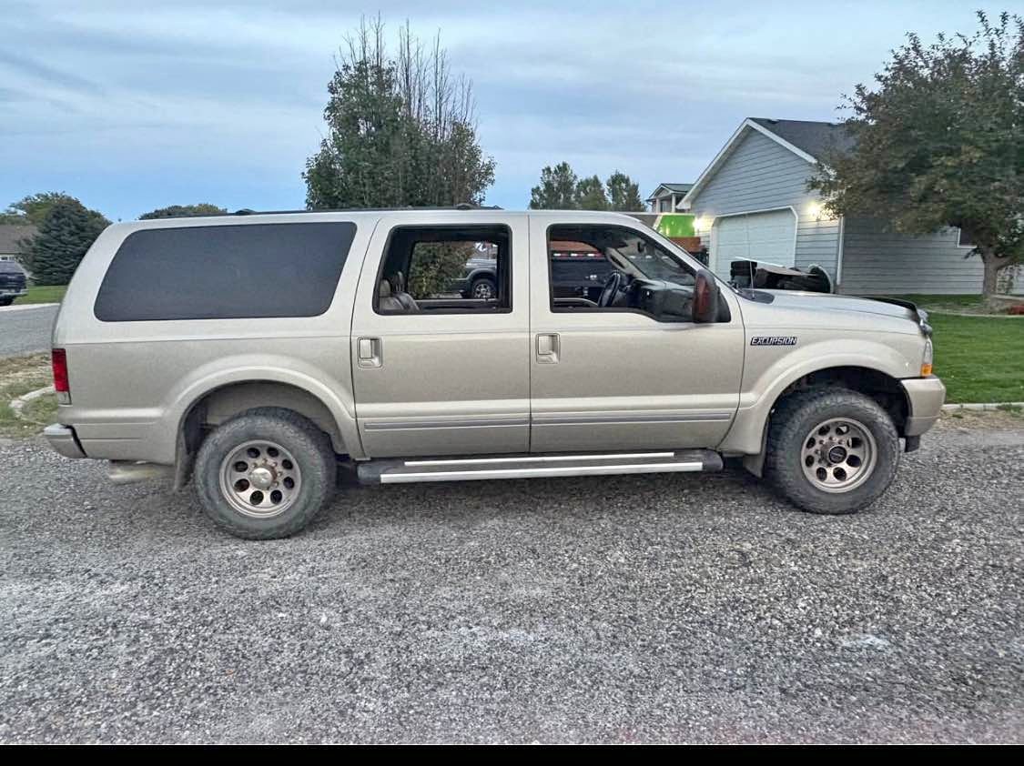 2004 Ford Excursion - Limited Sport Utility 4D