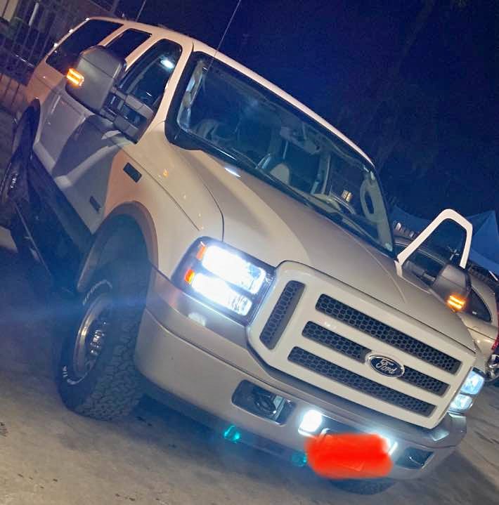 2005 Ford Excursion - Eddie Bauer Sport Utility 4D