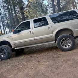 2005 Ford Excursion V10