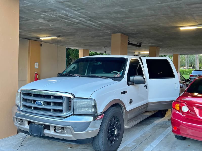 2000 Ford Excursion - Limited Sport Utility 4D