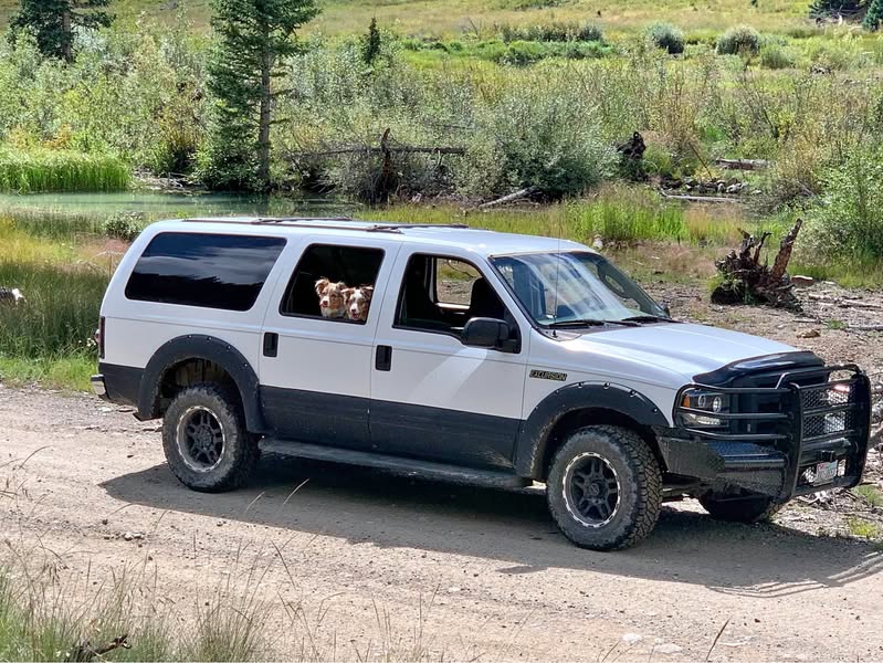 2005 Ford Excursion - XLT Sport Utility 4D