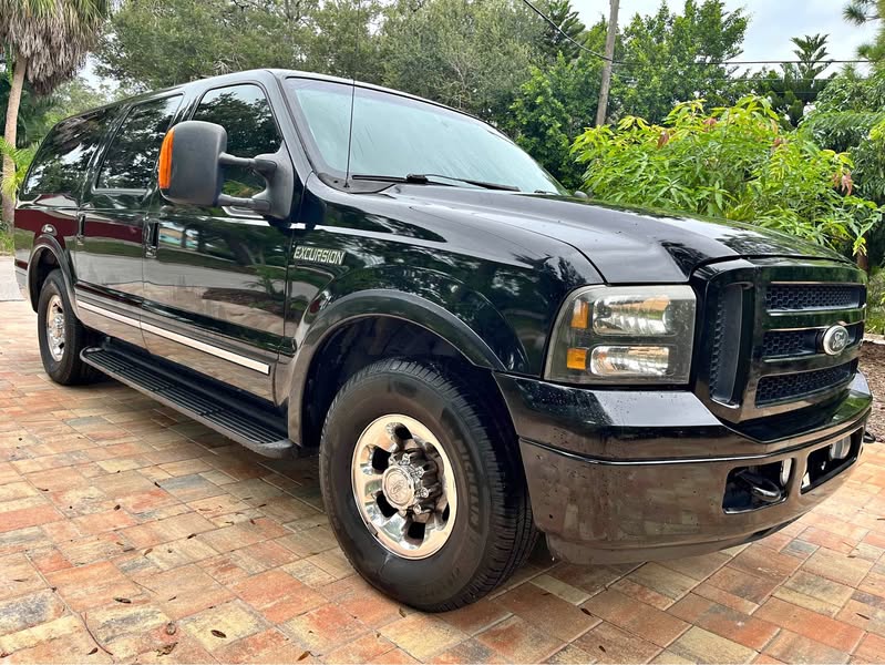 2005 Ford Excursion - Limited Sport Utility 4D