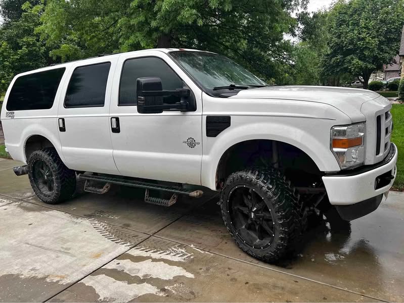 2000 Ford Excursion - Limited Sport Utility 4D