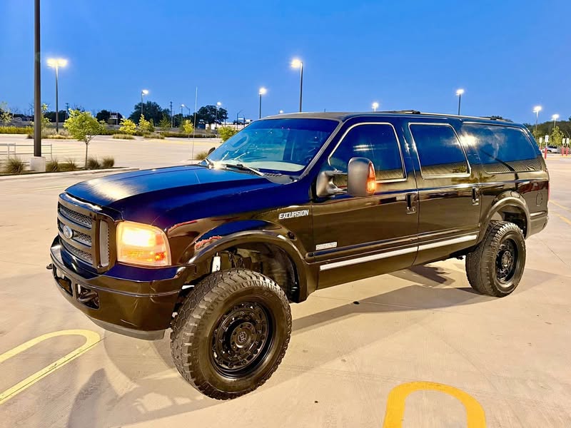 2005 Ford Excursion - Limited Sport Utility 4D