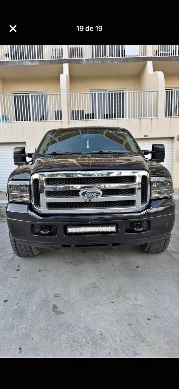 2002 Ford Excursion - XLT Sport Utility 4D