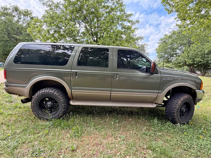 2000 Ford Excursion - Limited Sport Utility 4D