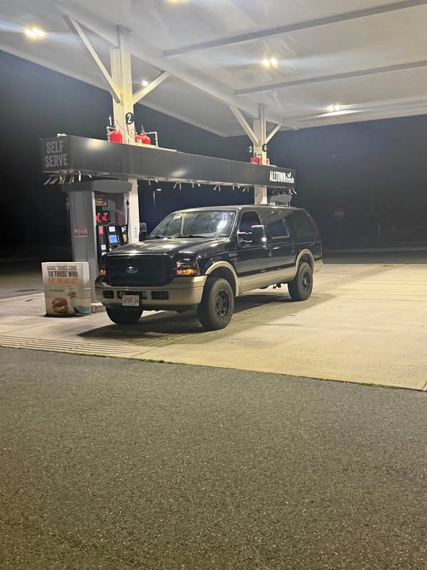 2005 Ford Excursion - Eddie baour