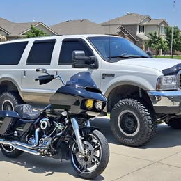 2000 Ford Excursion trade or sell