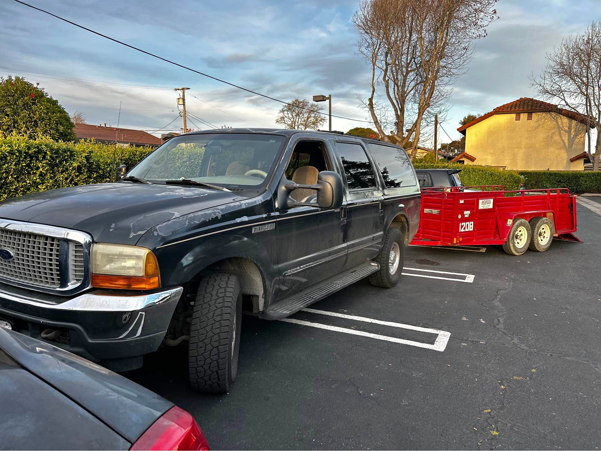 2000 Ford Excursion - XLS Sport Utility 4D
