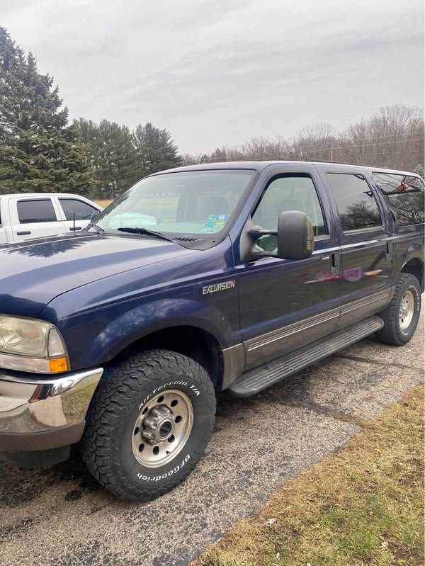 2004 Ford Excursion - XLT Sport Utility 4D