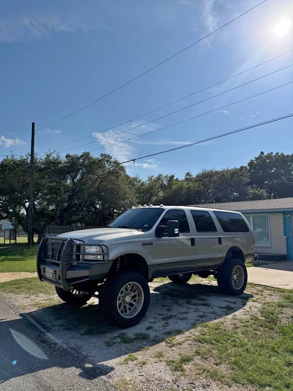2005 Ford Excursion - XLT Sport Utility 4D