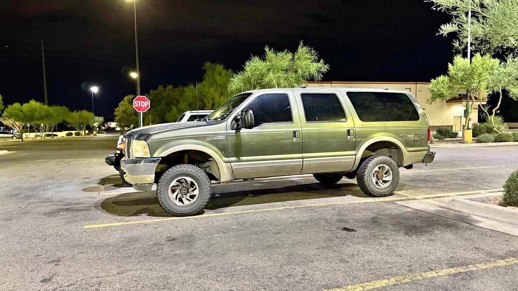 2000 Ford Excursion - Limited Sport Utility 4D